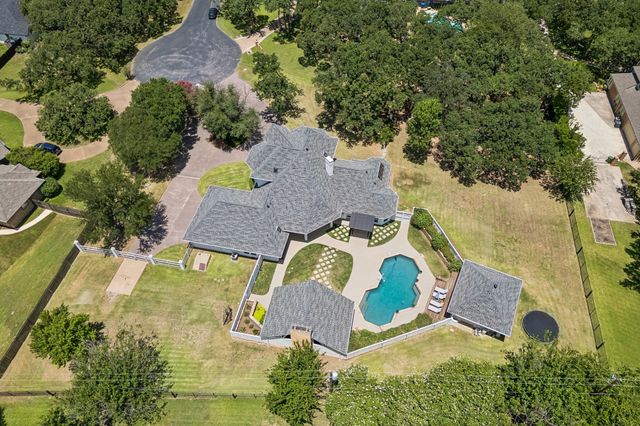110 Falcon Court, Argyle, TX 76226