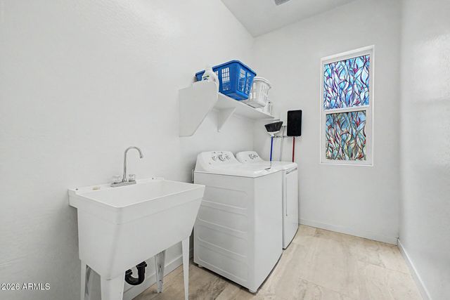 1122 E MONTE Way, Phoenix, AZ 85042