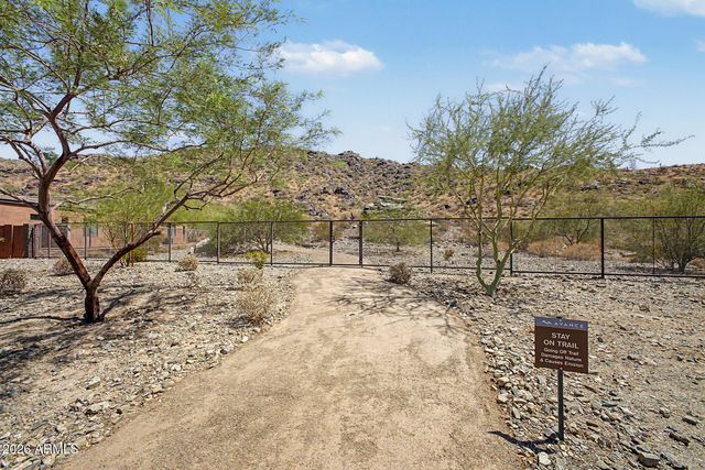 1122 E MONTE Way, Phoenix, AZ 85042