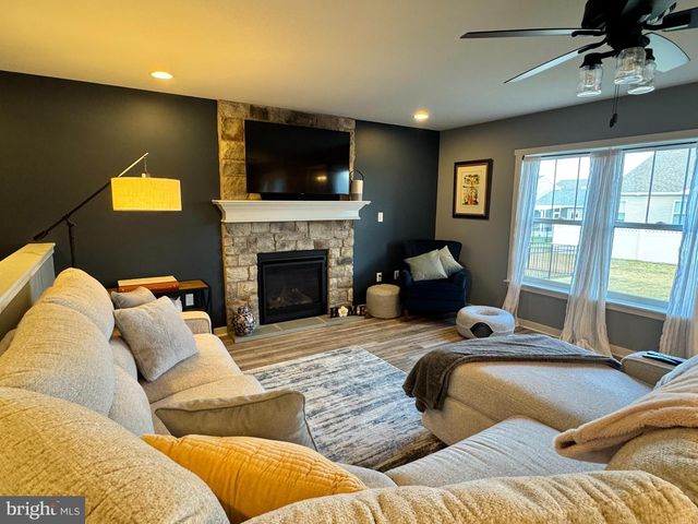 6217 OVERVIEW LN, Harrisburg, PA 17111
