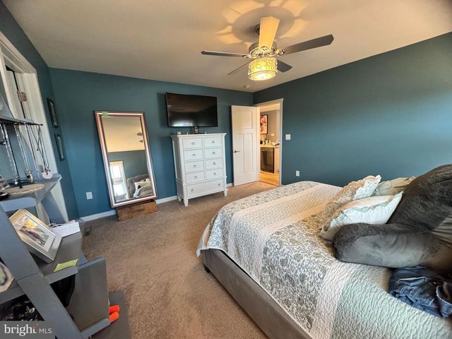 6217 OVERVIEW LN, Harrisburg, PA 17111
