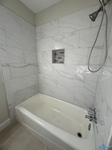 9904 Willow Cove Road, Huntsville, AL 35802