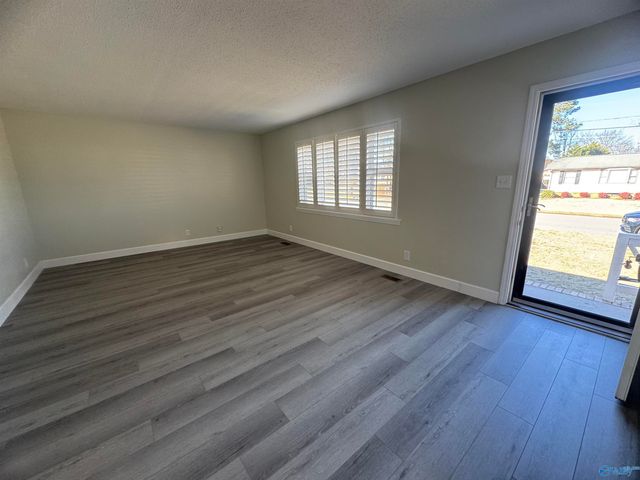 9904 Willow Cove Road, Huntsville, AL 35802