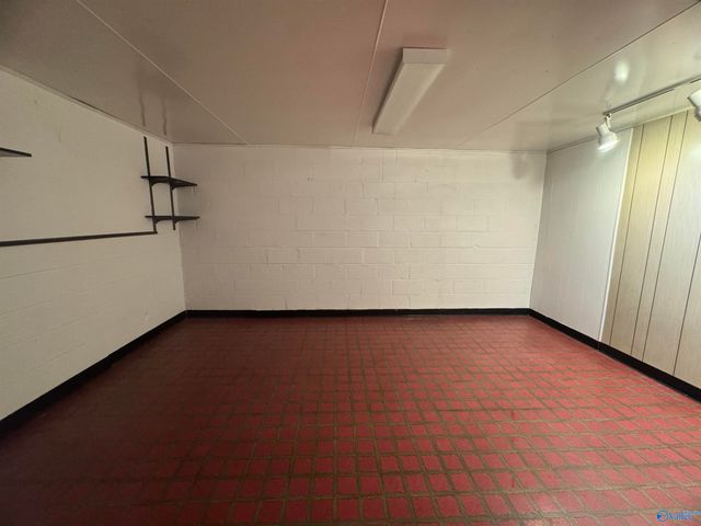 9904 Willow Cove Road, Huntsville, AL 35802