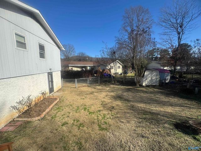 9904 Willow Cove Road, Huntsville, AL 35802