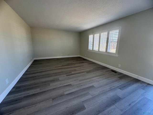 9904 Willow Cove Road, Huntsville, AL 35802