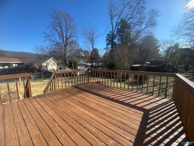 9904 Willow Cove Road, Huntsville, AL 35802