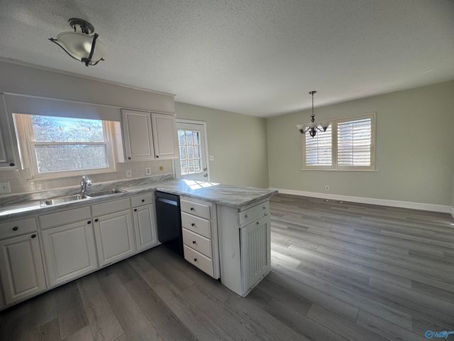 9904 Willow Cove Road, Huntsville, AL 35802