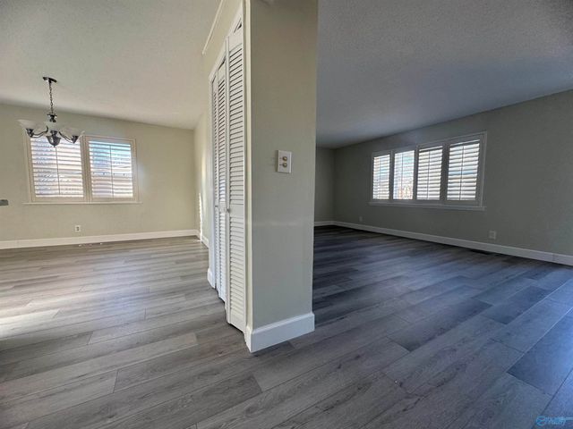 9904 Willow Cove Road, Huntsville, AL 35802