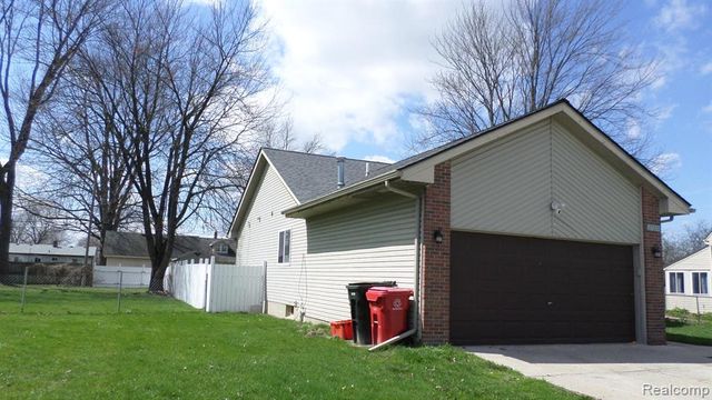 27221 Blum Street, Roseville, MI 48066