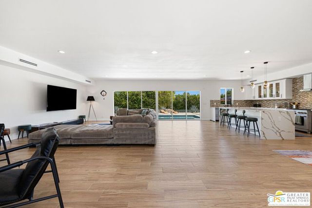 73042 Willow Street, Palm Desert, CA 92260