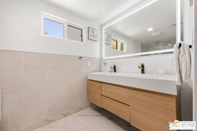 73042 Willow Street, Palm Desert, CA 92260