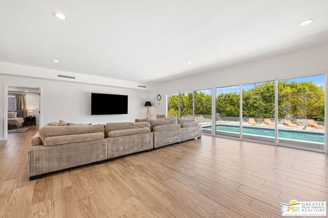 73042 Willow Street, Palm Desert, CA 92260