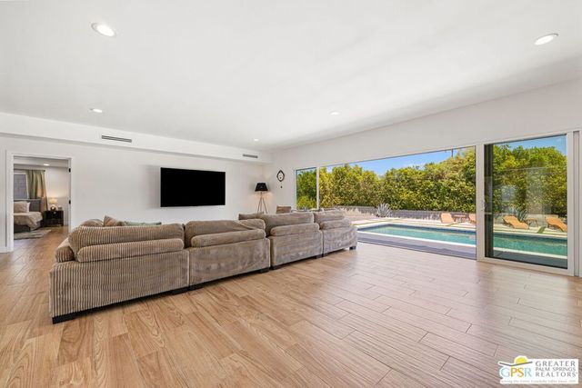 73042 Willow Street, Palm Desert, CA 92260