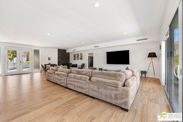 73042 Willow Street, Palm Desert, CA 92260