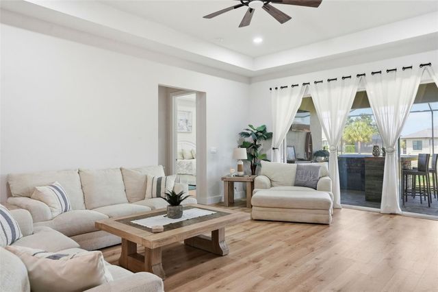 9013 MISSISSIPPI RUN, Weeki Wachee, FL 34613