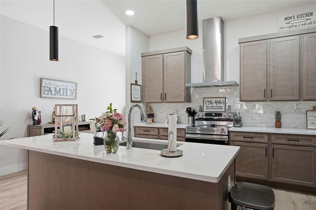 9013 MISSISSIPPI RUN, Weeki Wachee, FL 34613