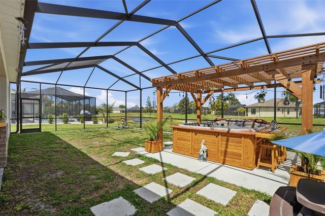 9013 MISSISSIPPI RUN, Weeki Wachee, FL 34613