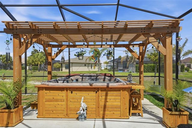 9013 MISSISSIPPI RUN, Weeki Wachee, FL 34613