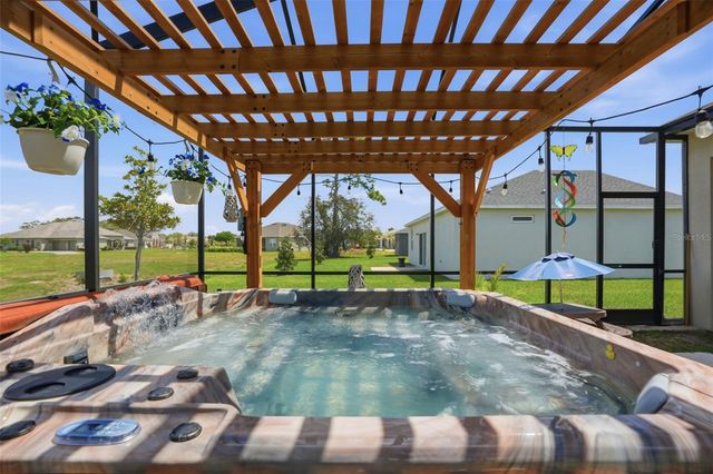 9013 MISSISSIPPI RUN, Weeki Wachee, FL 34613