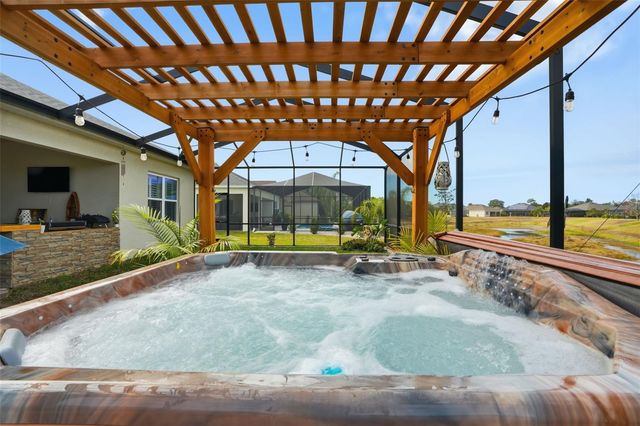 9013 MISSISSIPPI RUN, Weeki Wachee, FL 34613