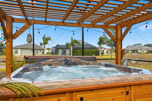 9013 MISSISSIPPI RUN, Weeki Wachee, FL 34613