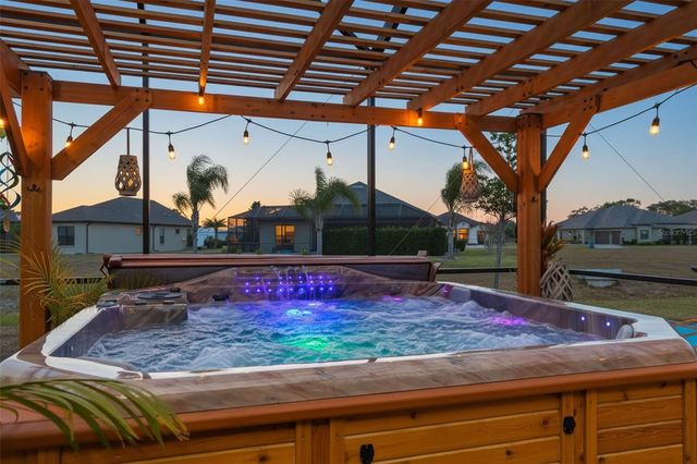 9013 MISSISSIPPI RUN, Weeki Wachee, FL 34613