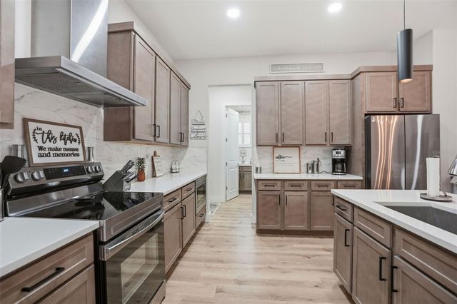 9013 MISSISSIPPI RUN, Weeki Wachee, FL 34613