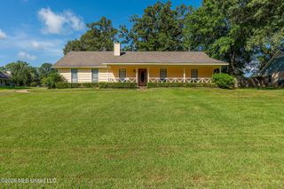 551 Buchanan Drive, Byram, MS 39272