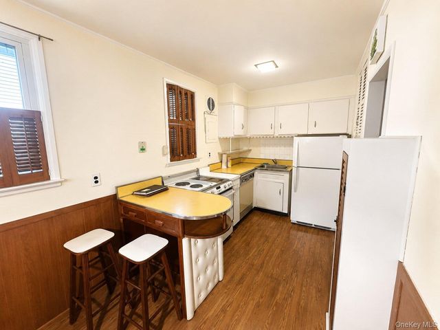 2526 Dogwood Avenue, East Meadow, NY 11554