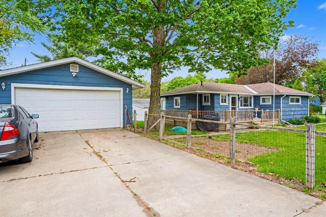 510 W 3rd Street, Buchanan, MI 49107