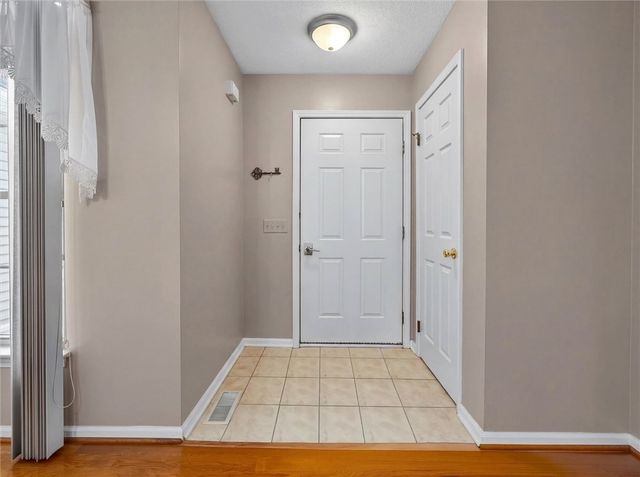 86 Amberwood Place, Greece, NY 14626