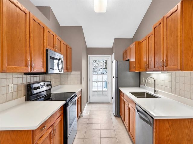 86 Amberwood Place, Greece, NY 14626