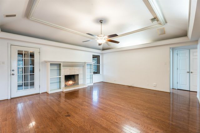 9130 Hanging Moss Drive, Granbury, TX 76049