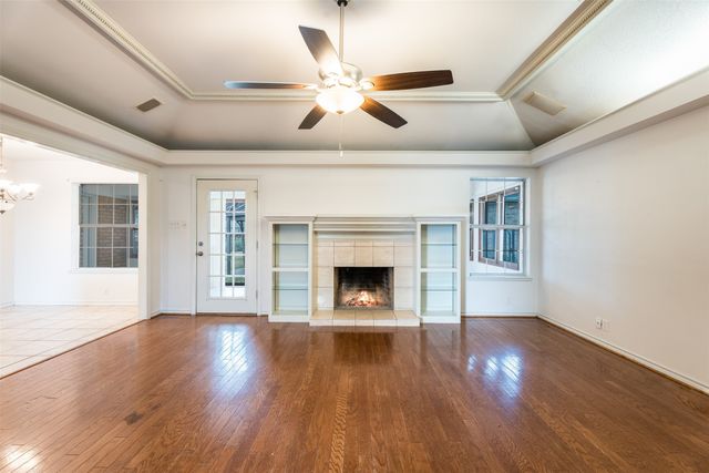 9130 Hanging Moss Drive, Granbury, TX 76049