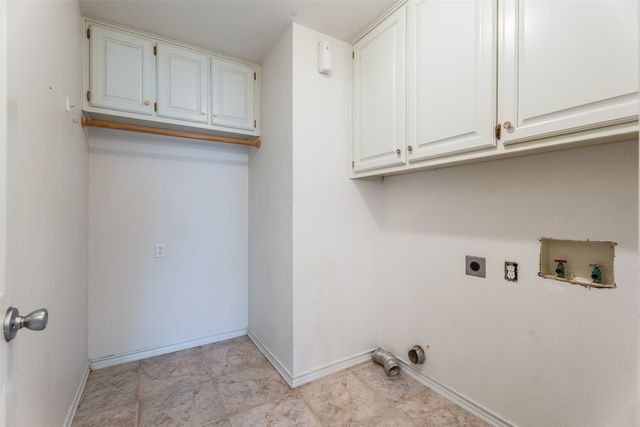 9130 Hanging Moss Drive, Granbury, TX 76049