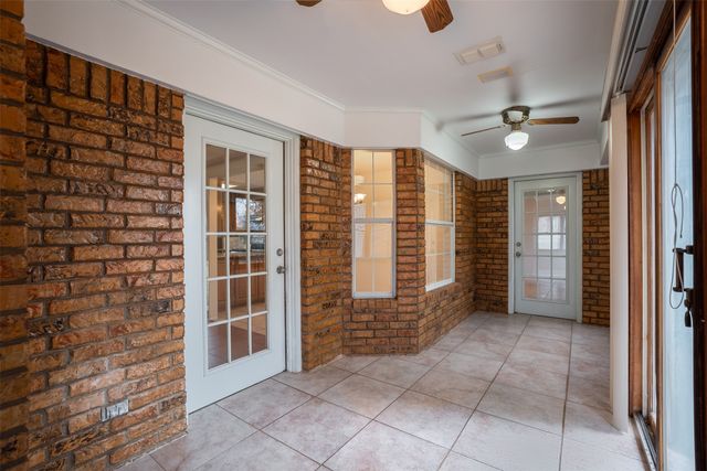 9130 Hanging Moss Drive, Granbury, TX 76049