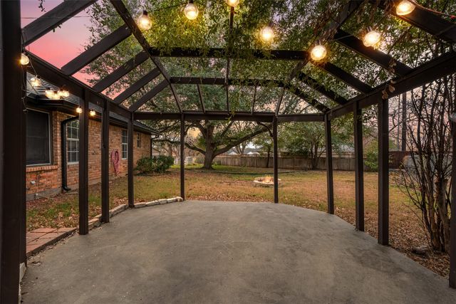 9130 Hanging Moss Drive, Granbury, TX 76049