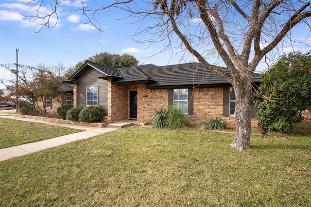 9130 Hanging Moss Drive, Granbury, TX 76049