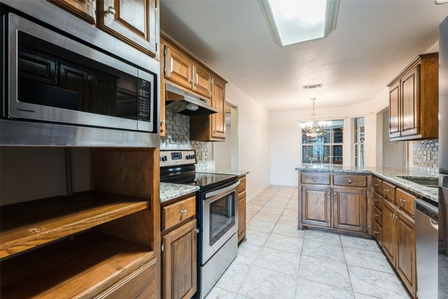 9130 Hanging Moss Drive, Granbury, TX 76049