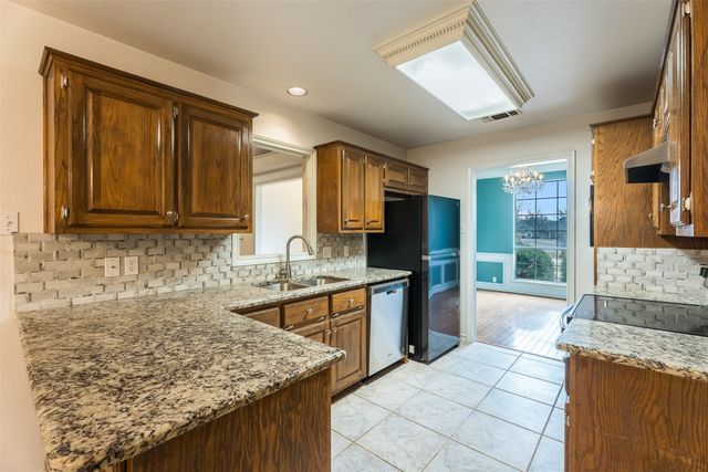 9130 Hanging Moss Drive, Granbury, TX 76049