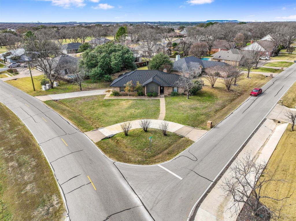 9130 Hanging Moss Drive, Granbury, TX 76049