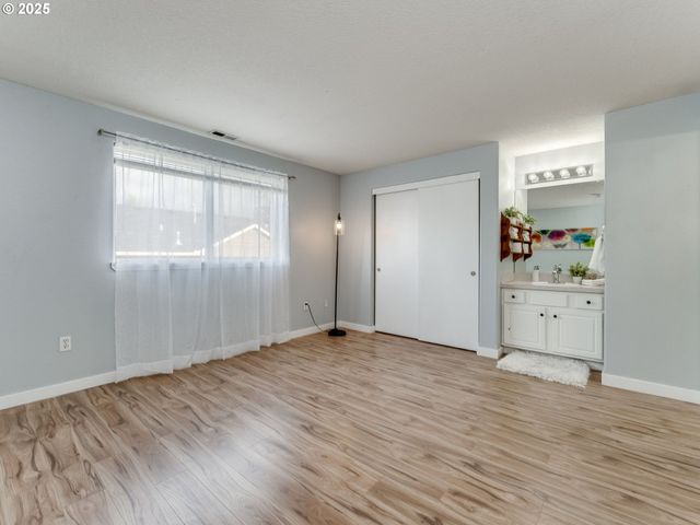 453 Nw LINCOLN St, Hillsboro, OR 97124