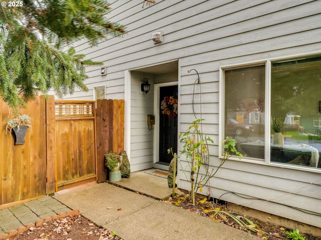 453 Nw LINCOLN St, Hillsboro, OR 97124
