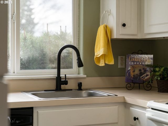 453 Nw LINCOLN St, Hillsboro, OR 97124