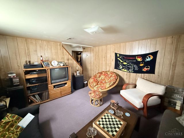 1812 Larchwood Place, Cincinnati, OH 45237