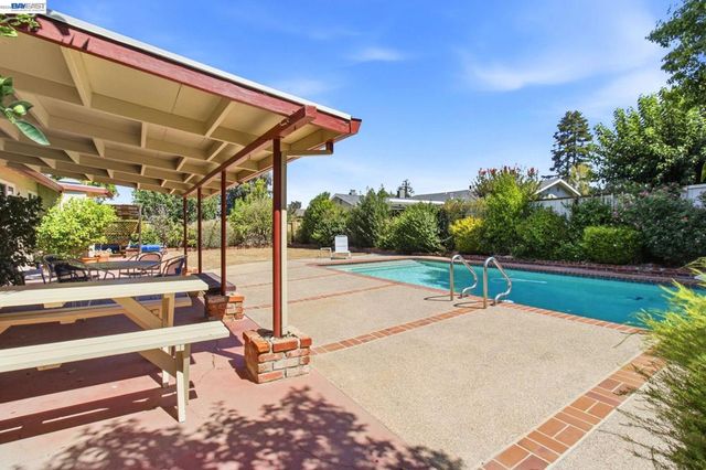 1064 Batavia Avenue, Livermore, CA 94550