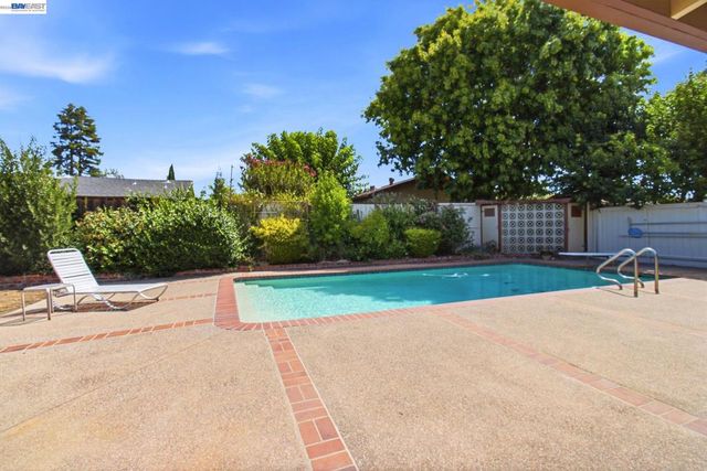 1064 Batavia Avenue, Livermore, CA 94550