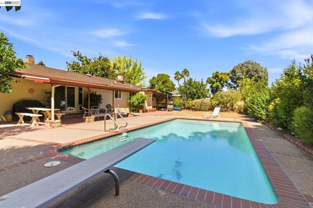 1064 Batavia Avenue, Livermore, CA 94550