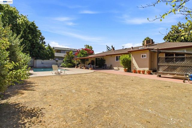 1064 Batavia Avenue, Livermore, CA 94550